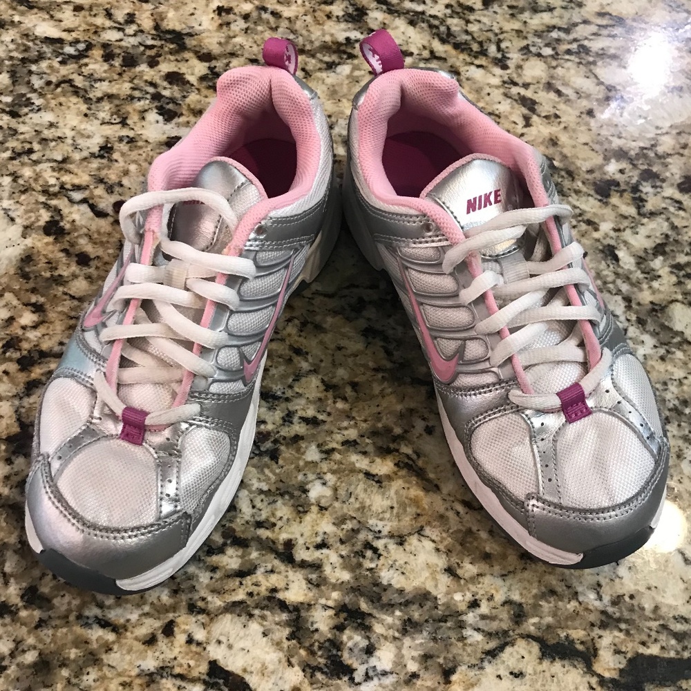 Nike girls shoes